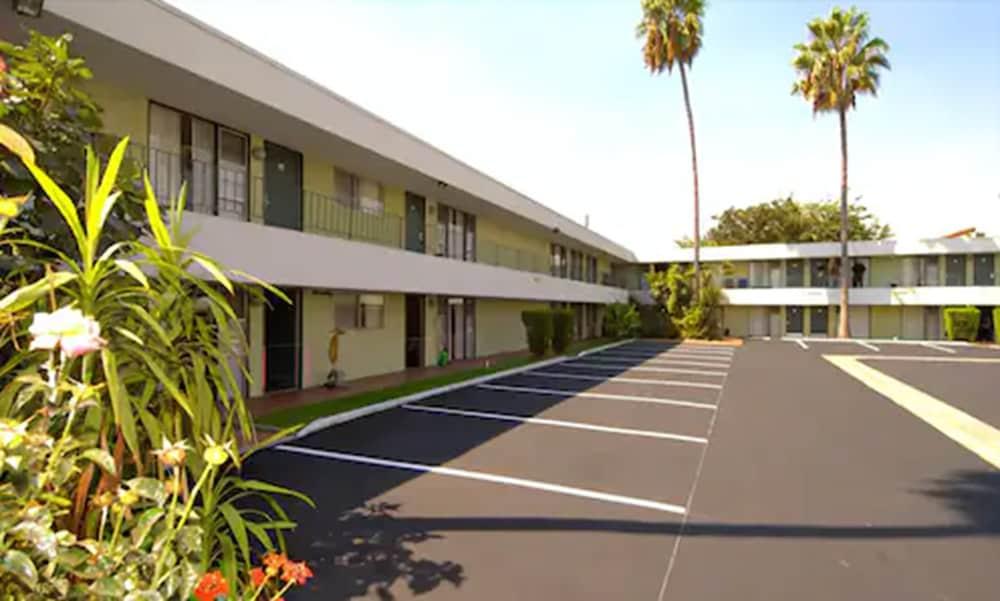 Vagabond Inn Los Angeles At Usc מראה חיצוני תמונה